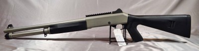 Benelli M4 LIKE NEW 12 GA w/ range bag