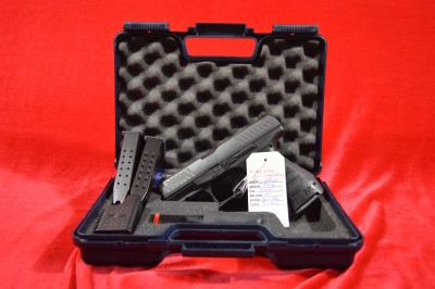 Walther PPQ Like NEW 9mm bundle 15+1